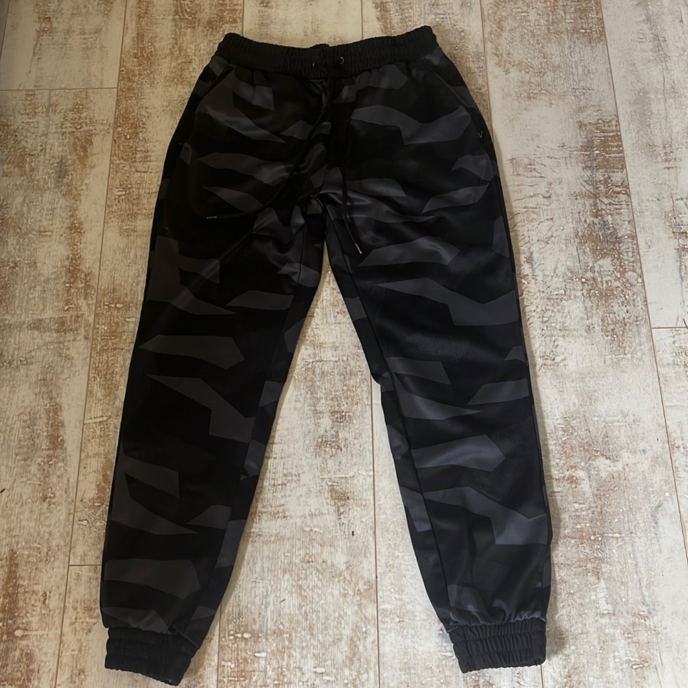 MSX Men’s black/gray camo joggers